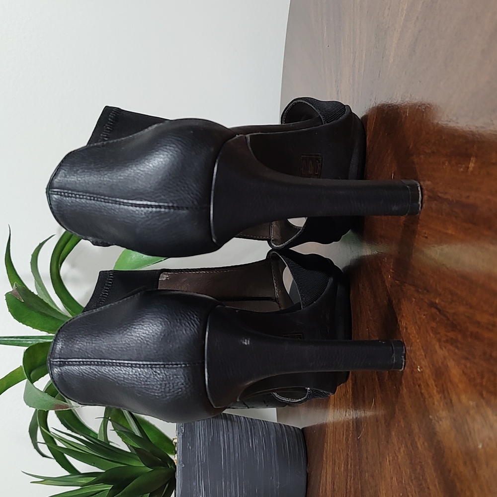 Shoes: Moda Black Zipper Heels - Picture 3 of 8